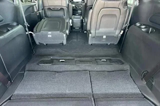 2026 Chrysler Pacifica Select - Photo 16