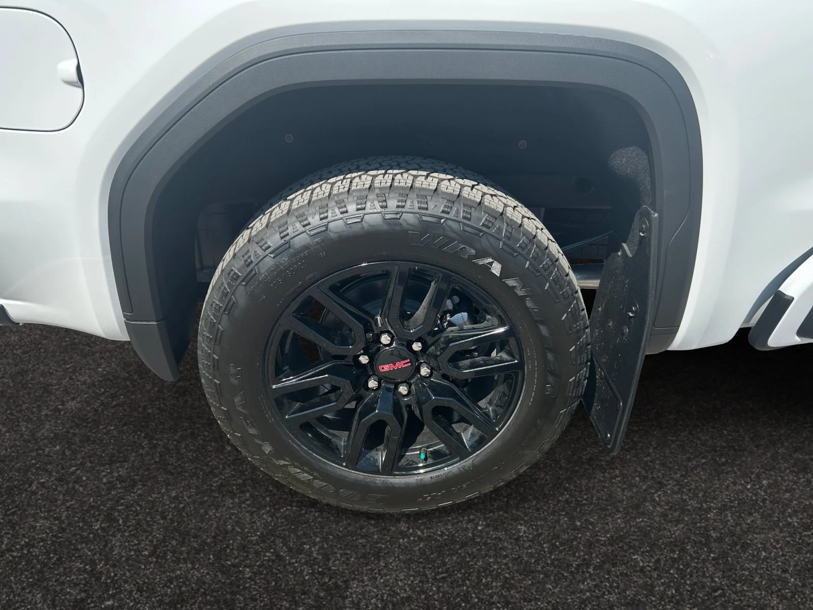 New 2026 Summit White GMC Elevation image 9