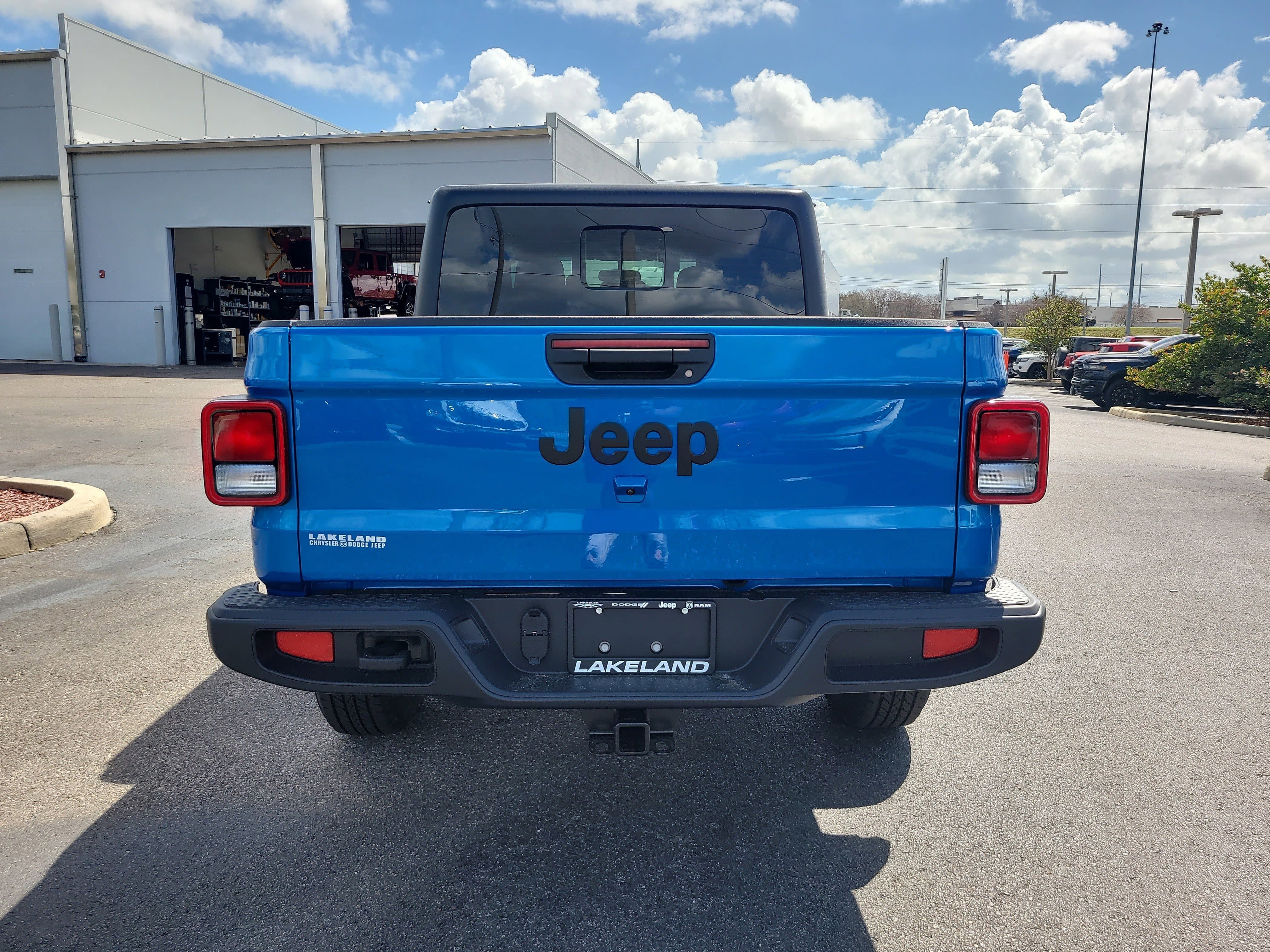 New 2026 Hydro Blue Pearl-Coat Exterior Paint Jeep Sport image 7