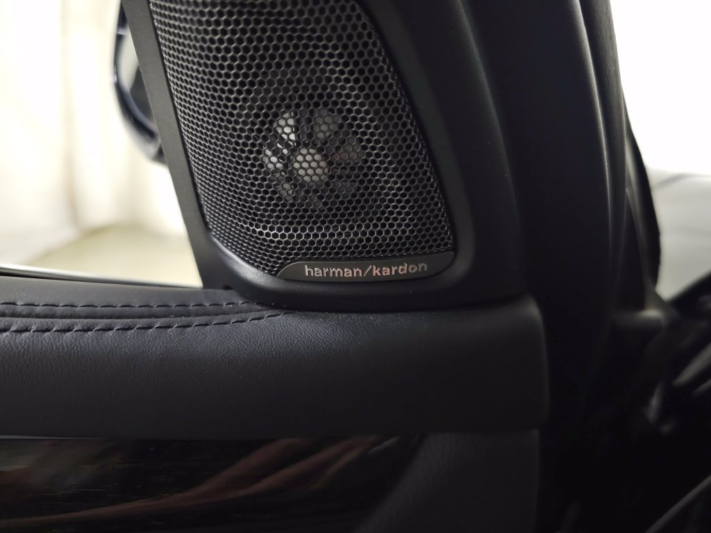 Used 2017 Black Sapphire Metallic BMW xDrive50i image 16