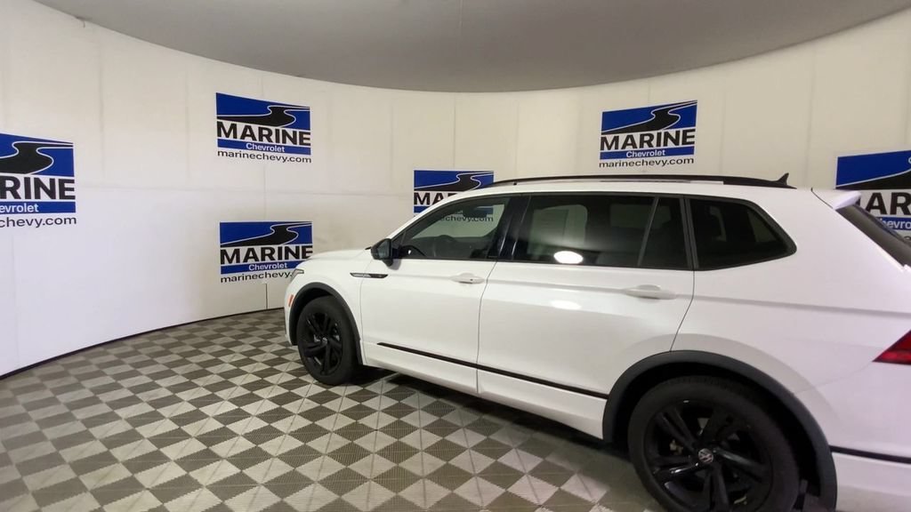 Used 2024 White Volkswagen 2.0T SE R-Line Black image 8