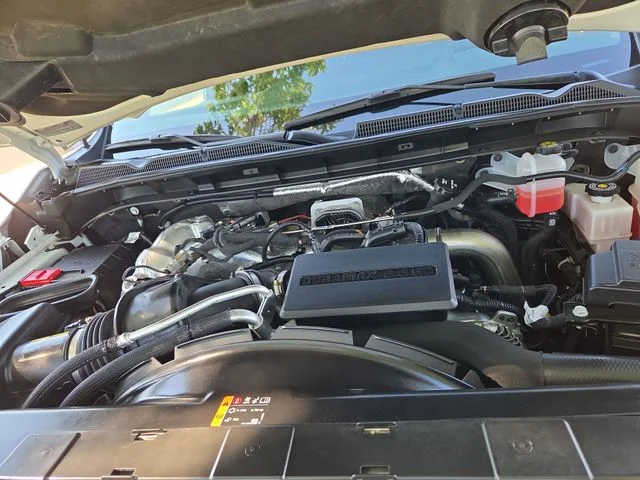 Used 2025 White GMC Denali image 30