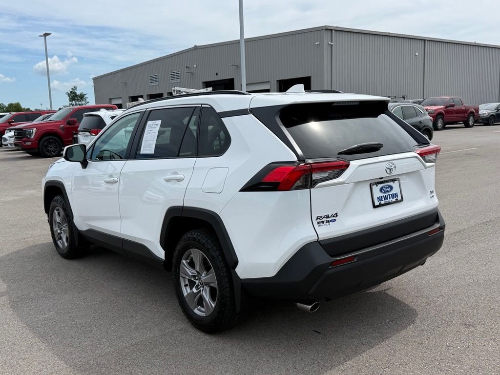 Used 2025 Ice Toyota XLE image 35