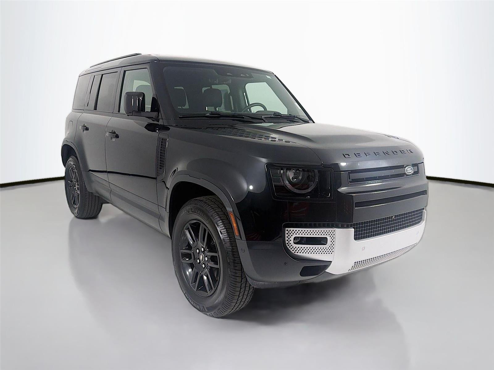 Used 2025 Santorini Black Metallic Land Rover S image 24