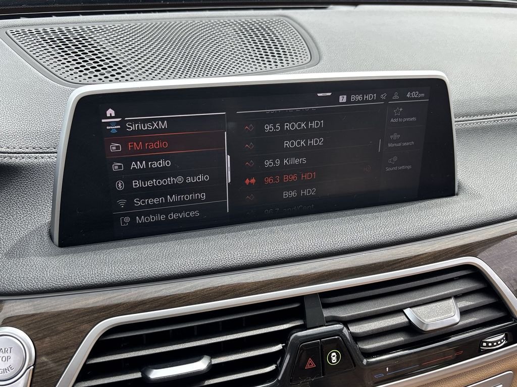 Used 2022 Black BMW 750i xDrive image 12