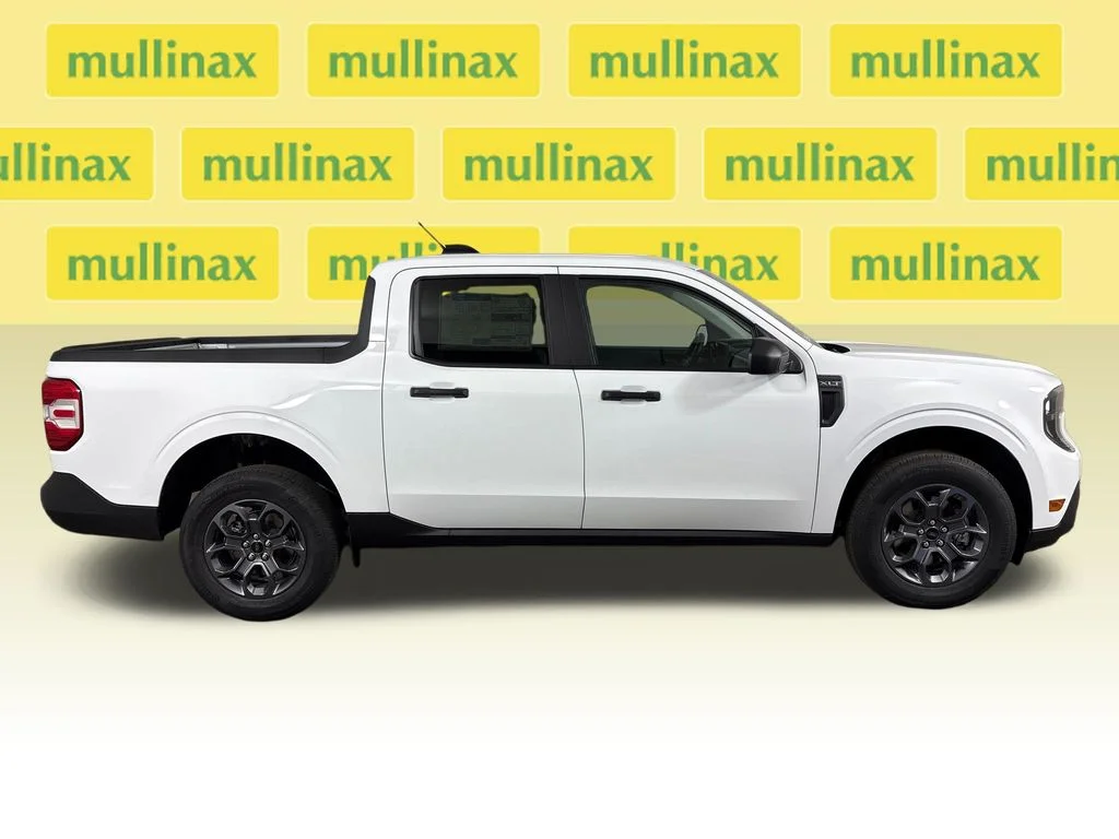New 2026 White Ford XLT image 2