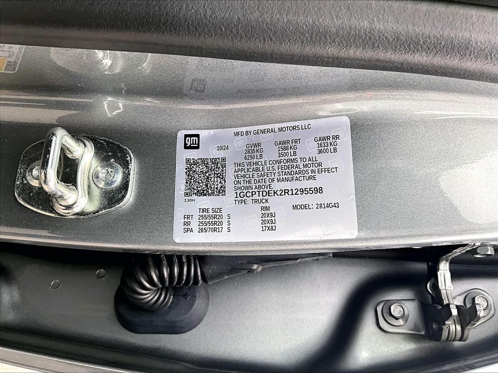 Used 2024 Sterling Gray Metallic Chevrolet Z71 image 37