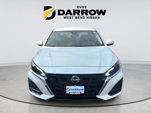 Used 2023 White Nissan 2.5 SV image 8