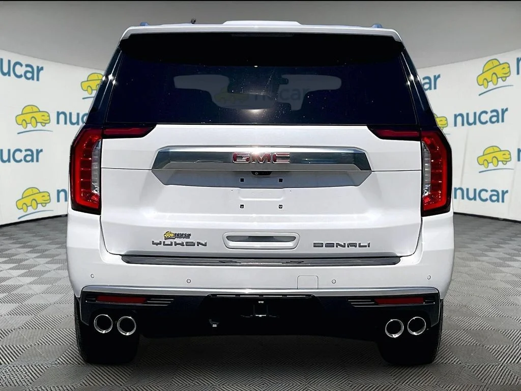 Used 2022 White Frost Tricoat GMC Denali image 5
