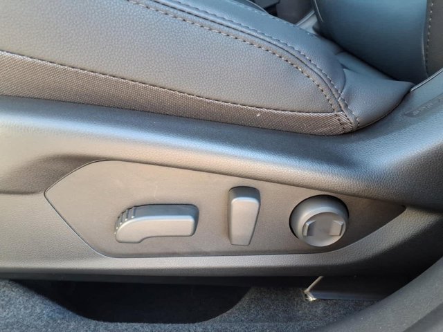 New 2026 CRYSTAL WHITE PEARL Subaru Premium image 24