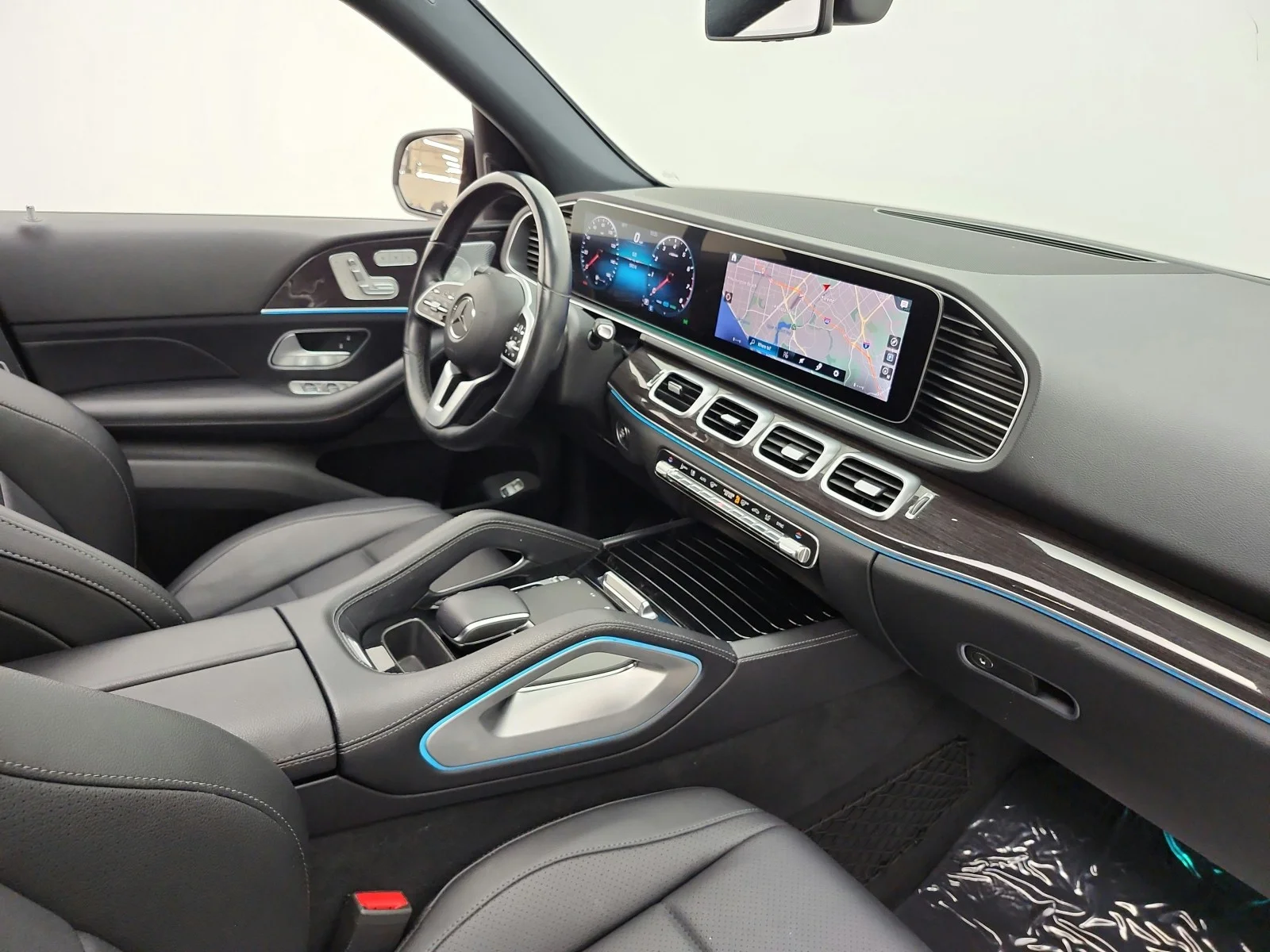 Certified Used 2020 designo Diamond White Bright Mercedes-Benz GLE 450 4MATIC® SUV image 18