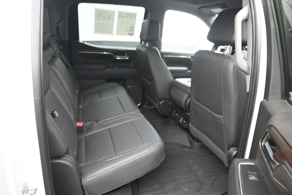 Used 2022 White GMC SLT image 19