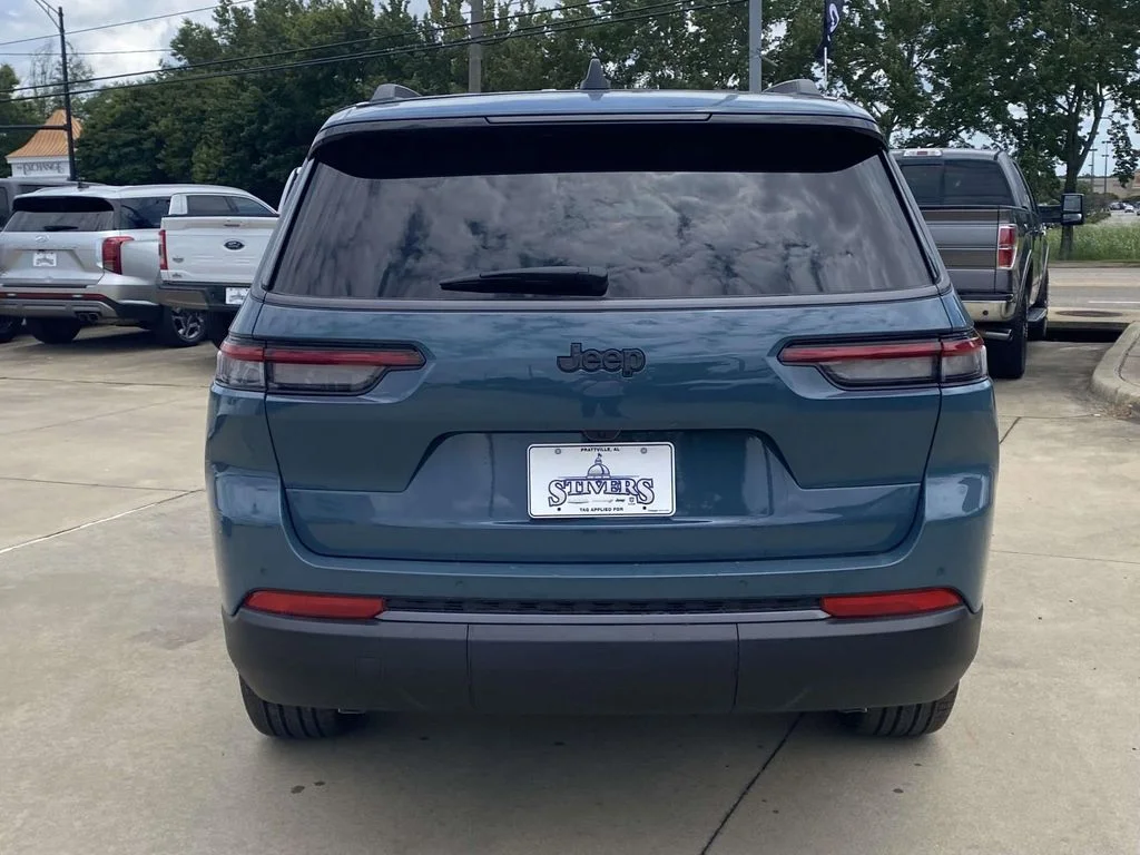 New 2026 Steel Blue Exterior Paint Jeep Limited image 6