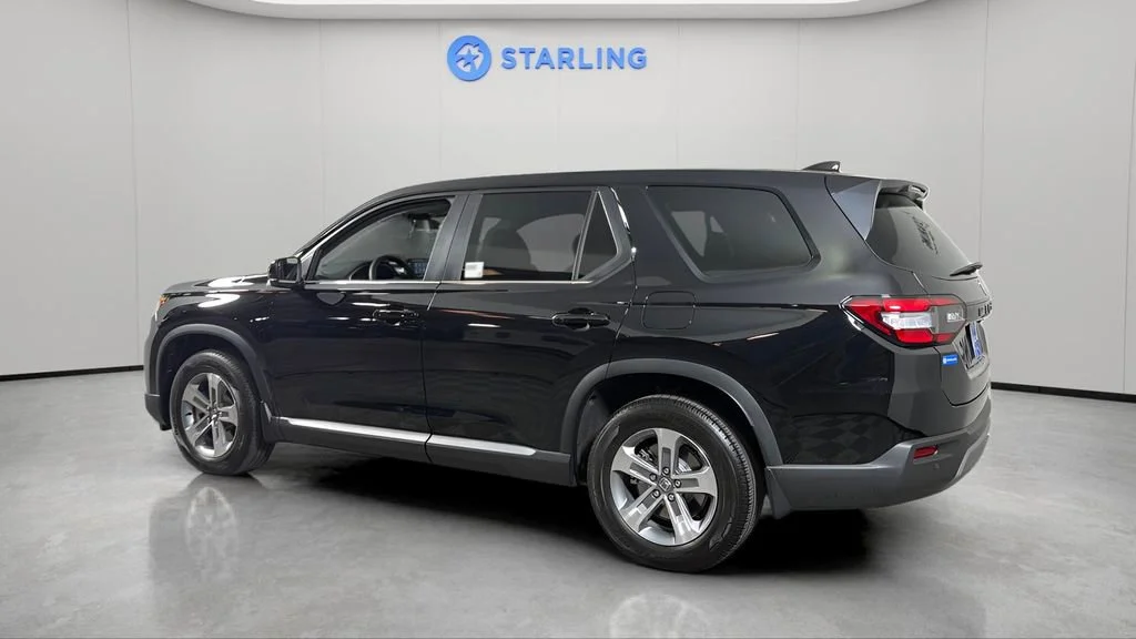 Used 2025 Black Honda EX-L image 5