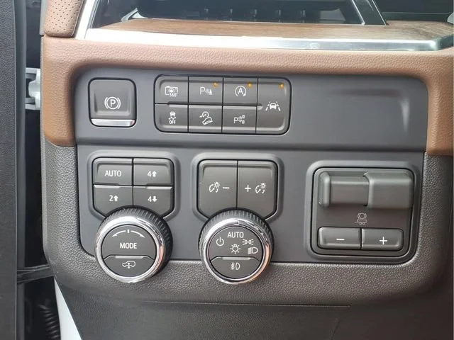 New 2026 Polar White Tricoat Chevrolet High Country image 12