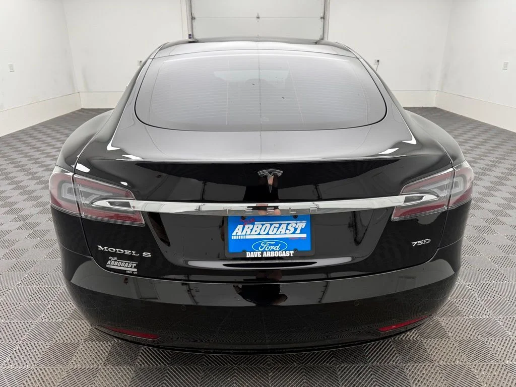 Used 2018 Black Tesla 75D image 9