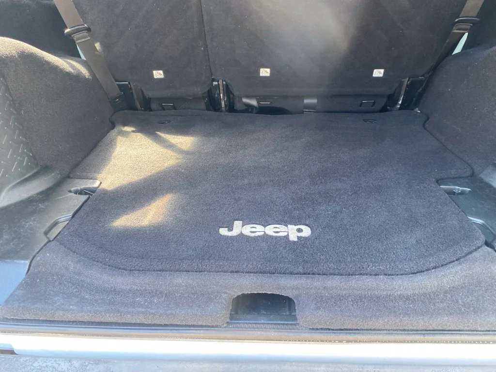 Used 2017 White Jeep Unlimited Sport image 10