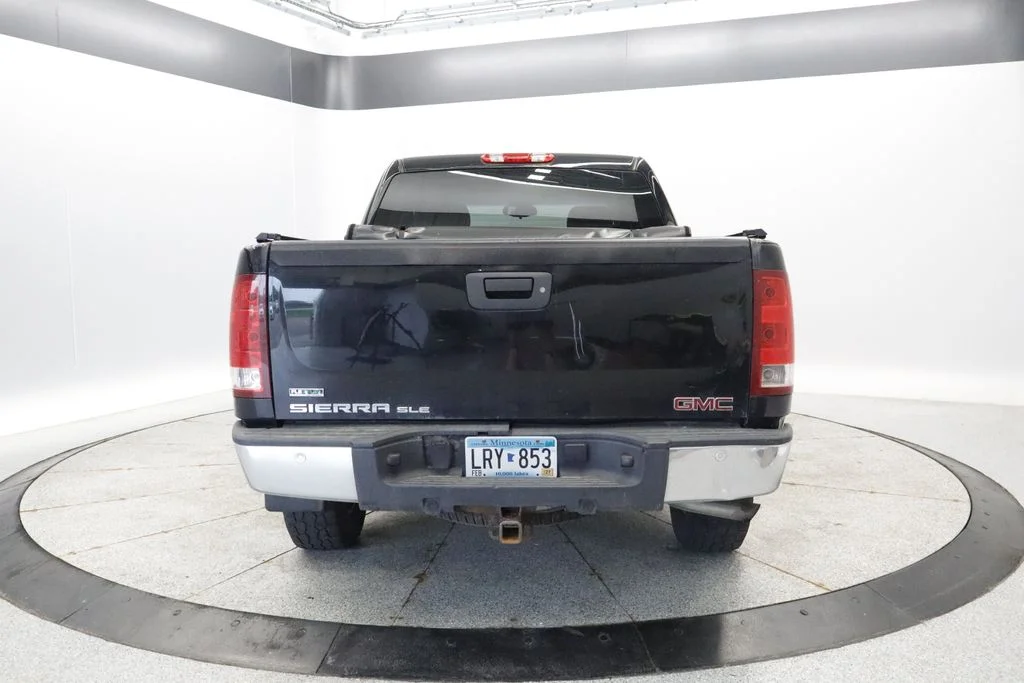 Used 2011 Black GMC SLE image 4