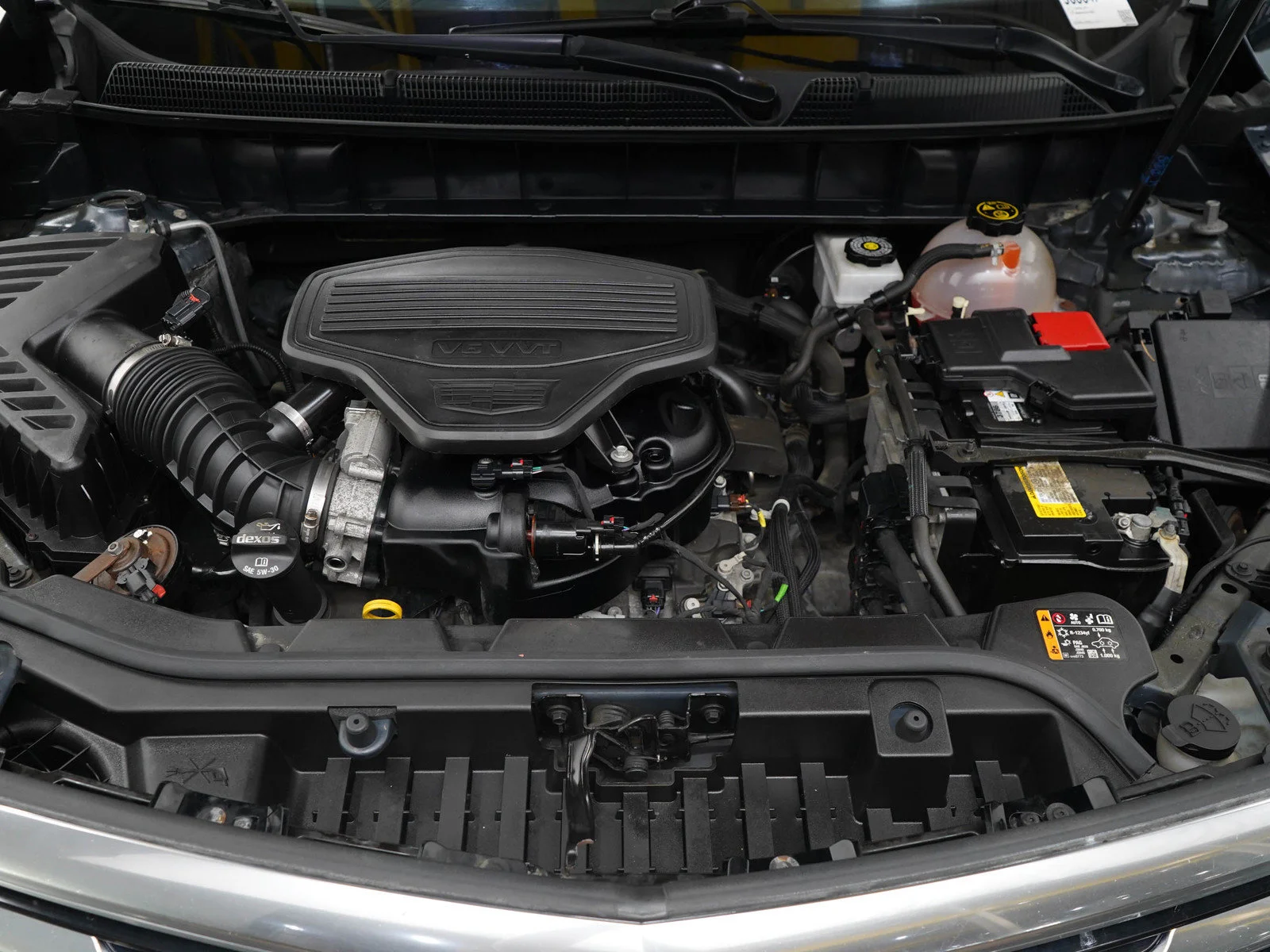 Used 2019 Shadow Metallic Cadillac Base image 31