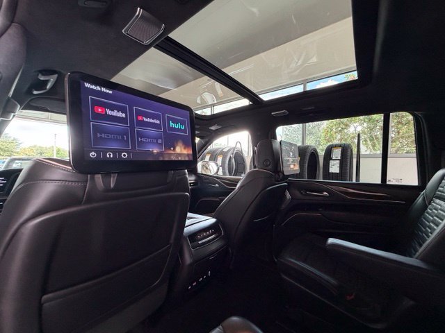 Used 2023 White Cadillac Premium Luxury Platinum image 29