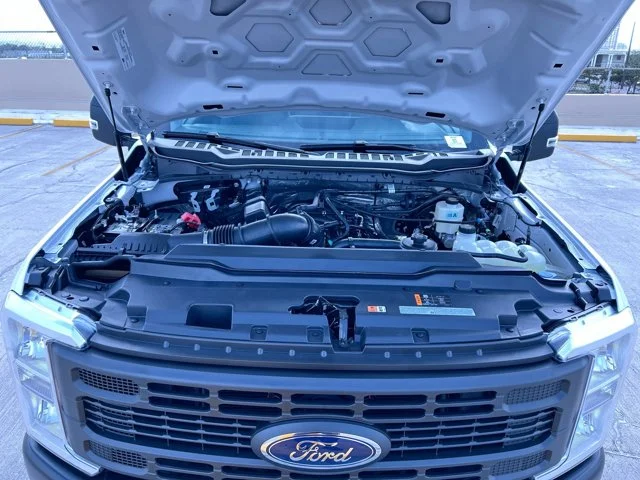 New 2026 OXFORD WHITE Ford XL Crew Cab image 12