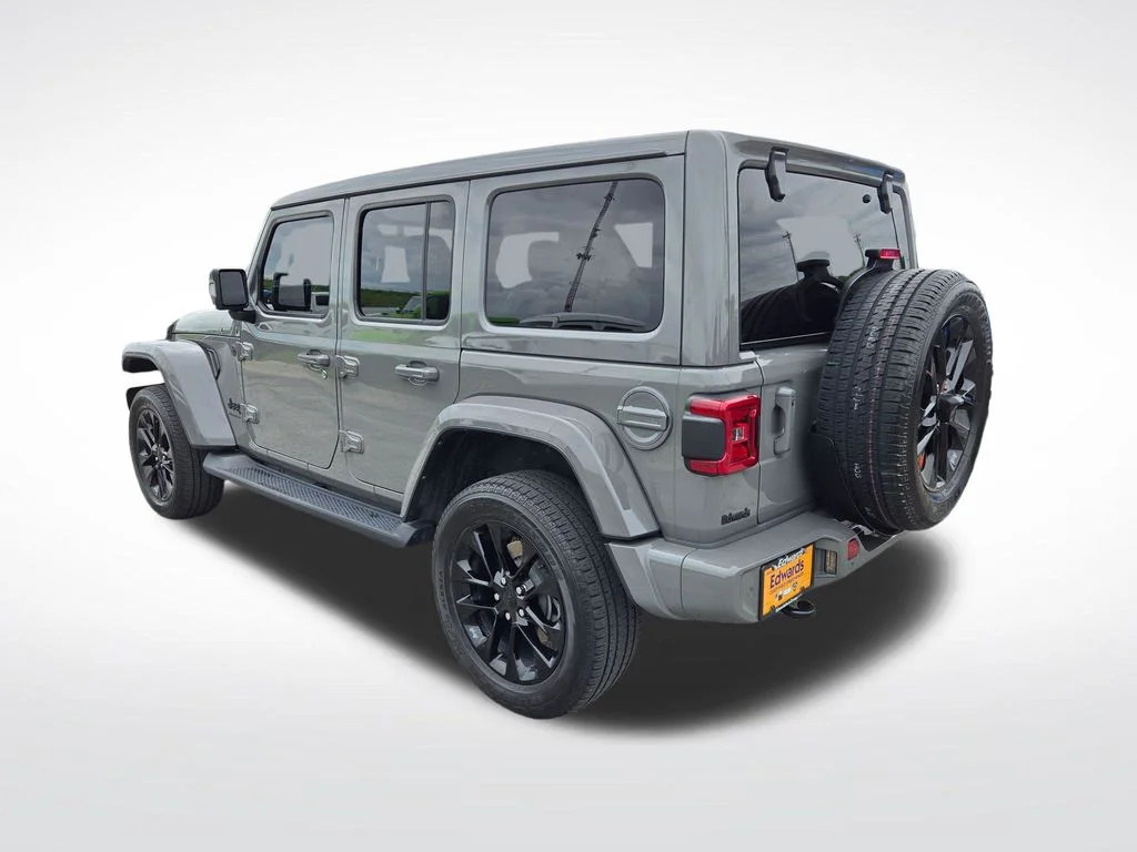 Used 2023 Gray Jeep Sahara image 7