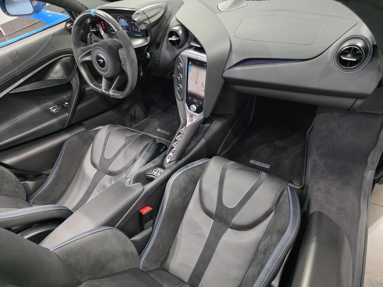 Used 2024 MSO Mexico Blue McLaren Spider image 27