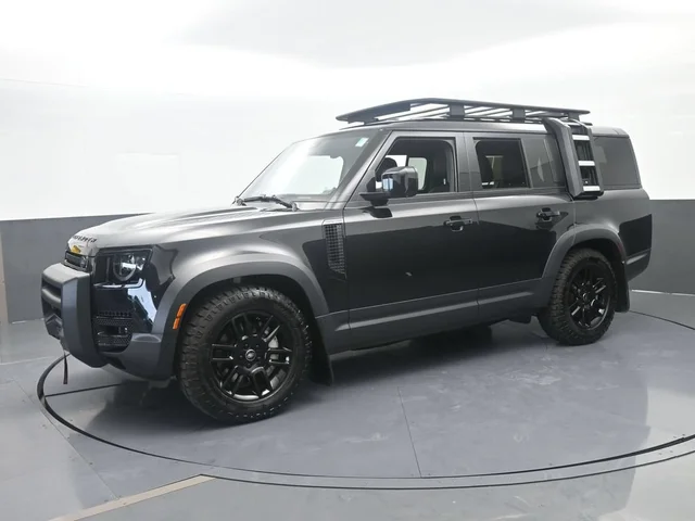2023 Land Rover Defender 130 SE