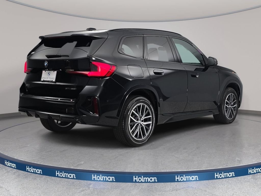 Used 2026 Black Sapphire Metallic BMW xDrive28i image 6