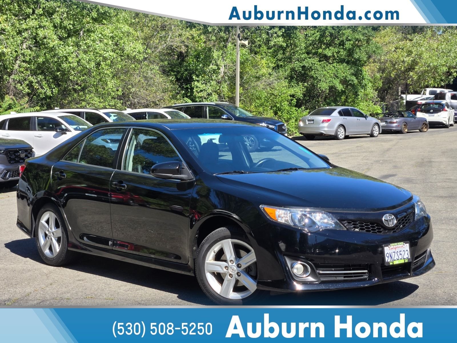 2014 Toyota Camry 2.5 Auto SE's photo