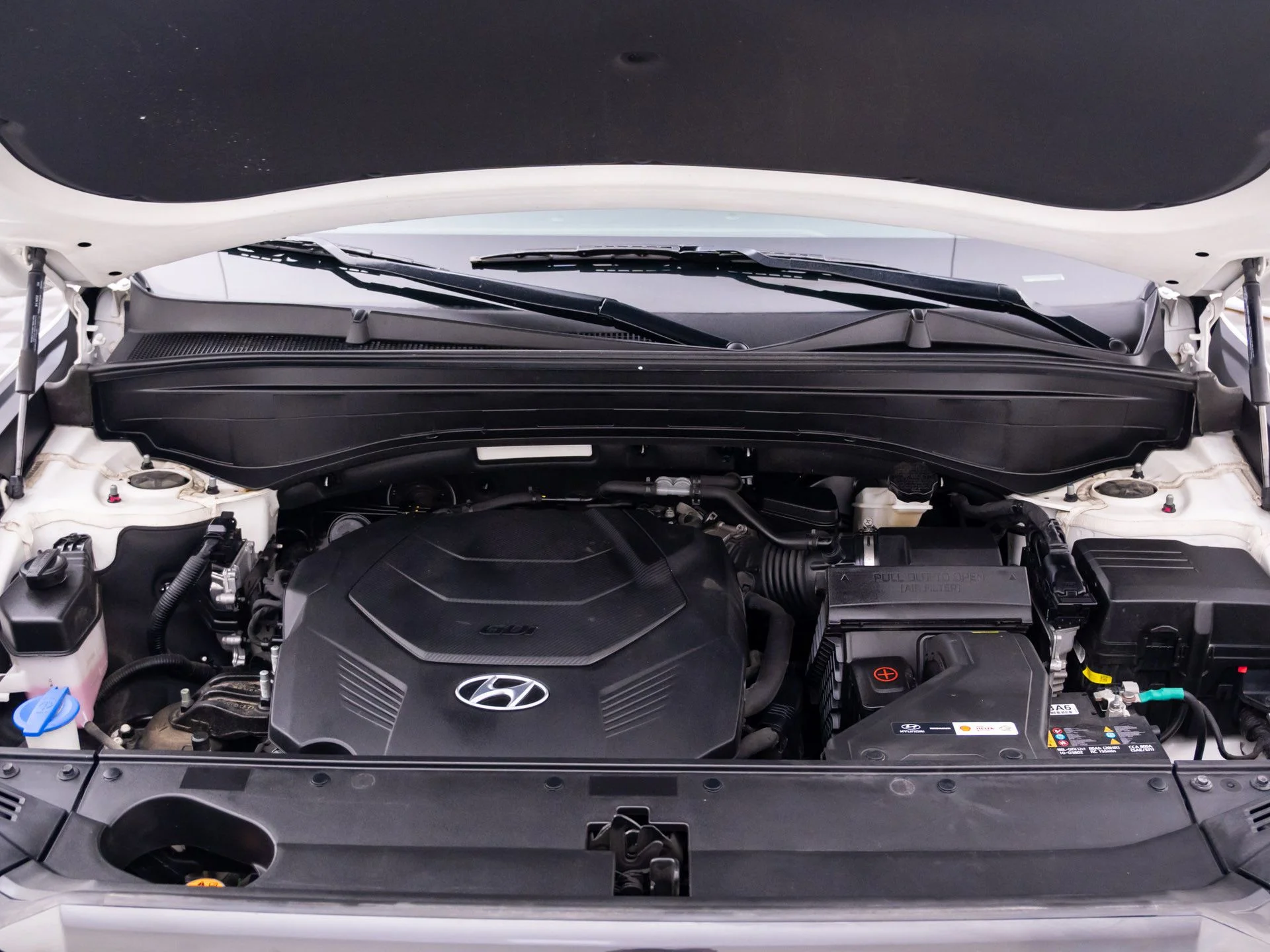 Used 2023 White Hyundai SE image 30