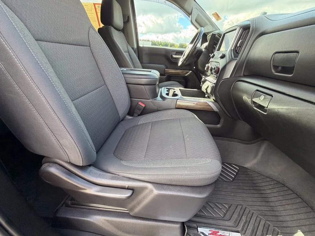 Used 2020 Gray Chevrolet RST image 35
