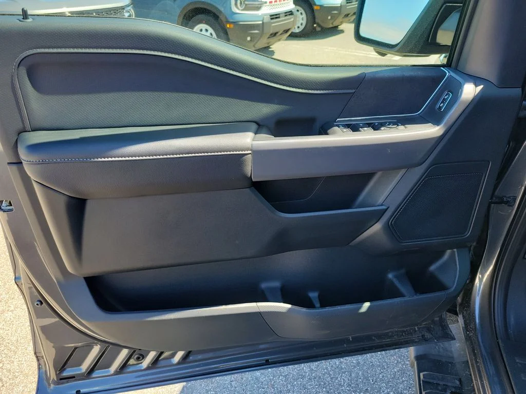 New 2026 Carbonized Gray Metallic Ford XLT image 14