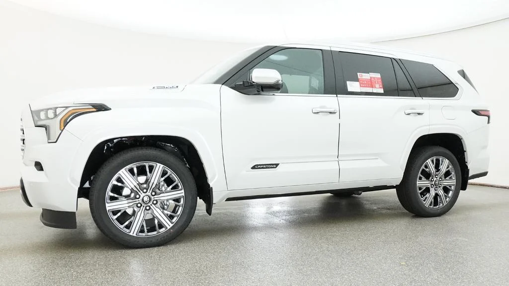 New 2026 Wind Chill Pearl Toyota Capstone image 4