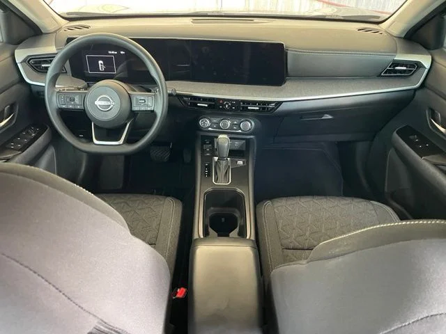Used 2025 Brown Nissan SV image 15