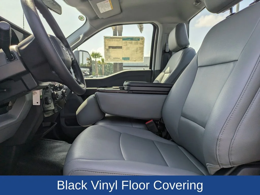 Used 2025 Oxford White Ford XL image 12