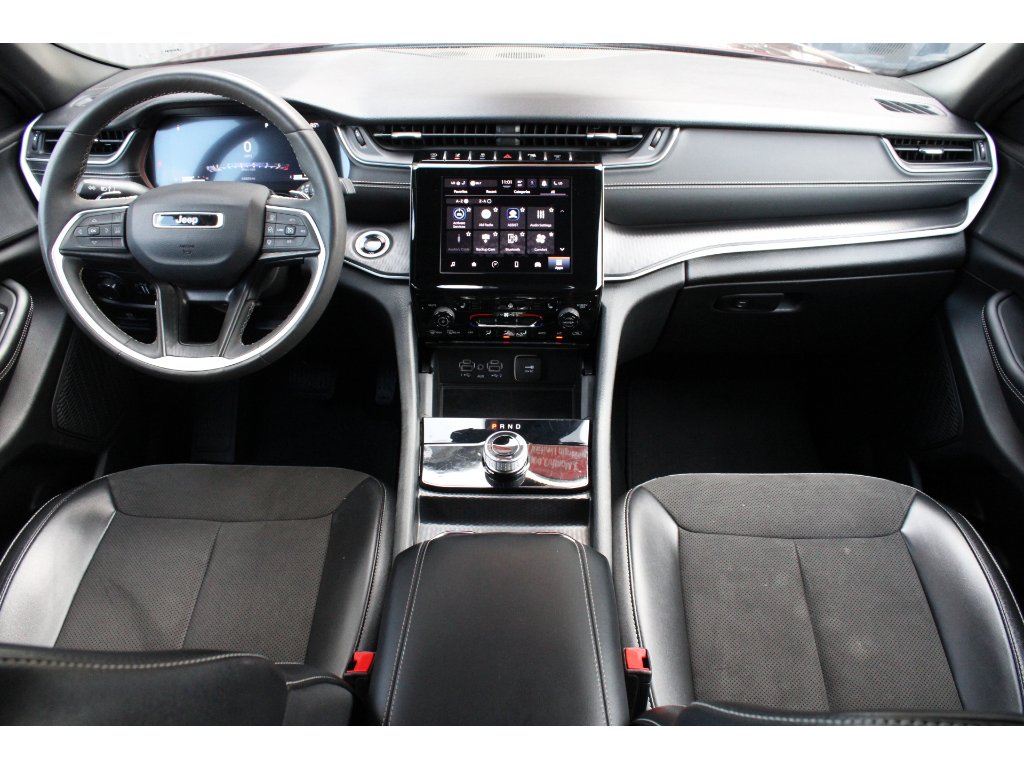 Used 2024 Velvet Red Pearlcoat Jeep Altitude image 12