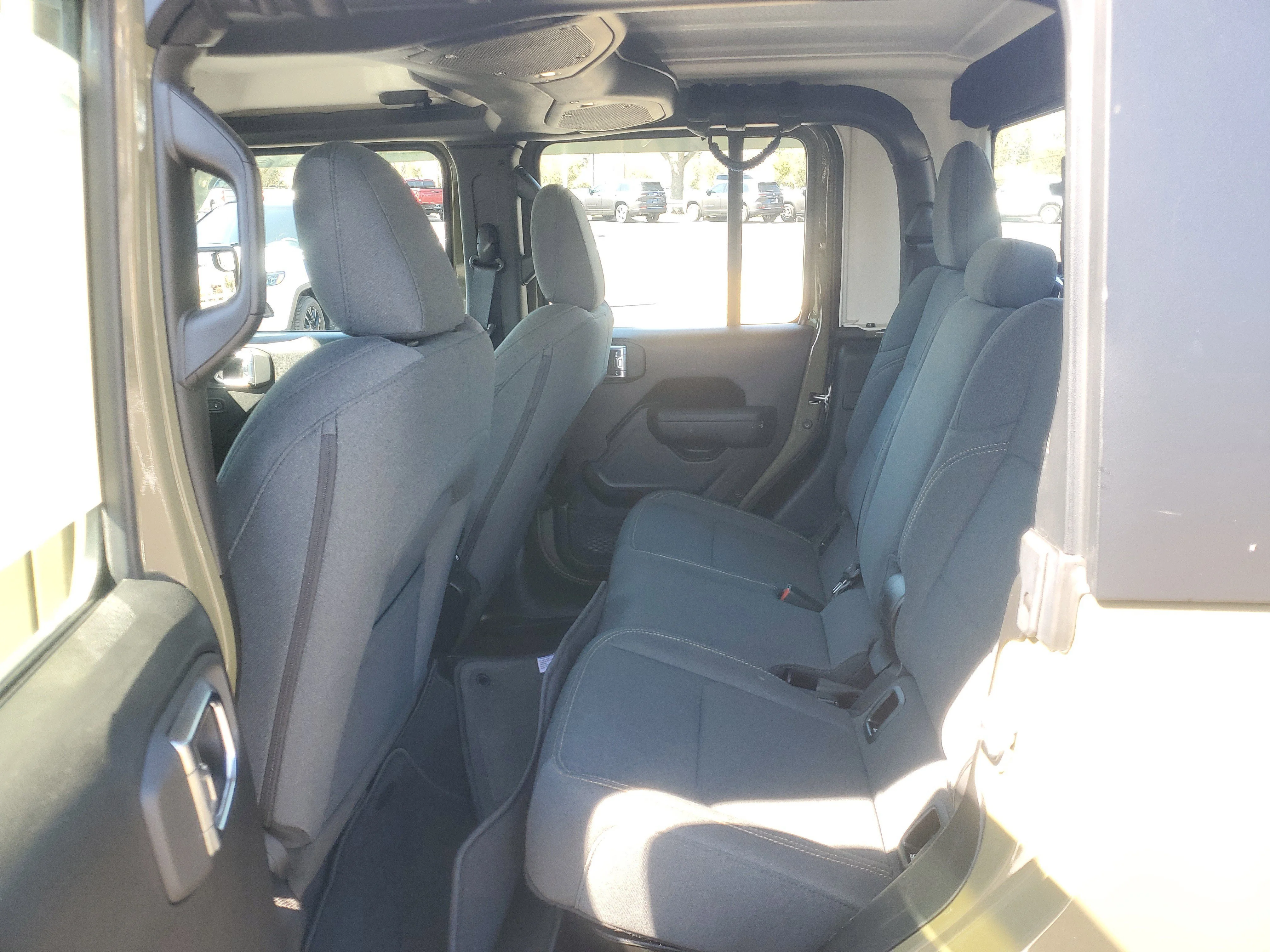 Used 2025 41 Jeep Sport image 12