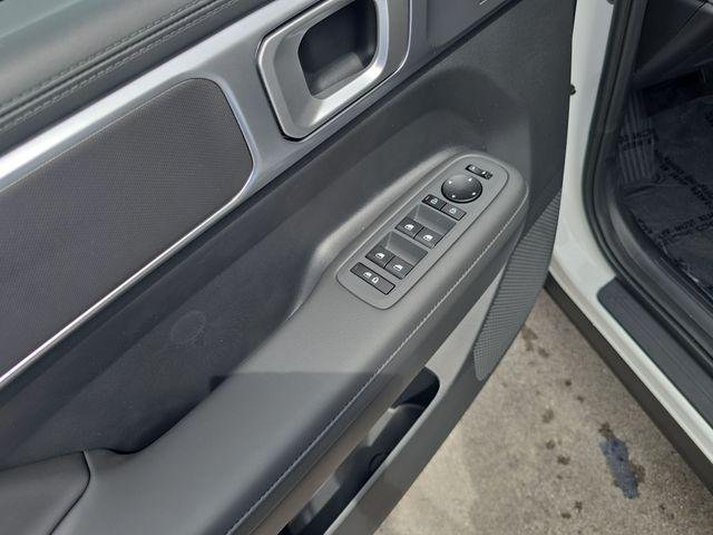 New 2027 White Hyundai SEL image 11