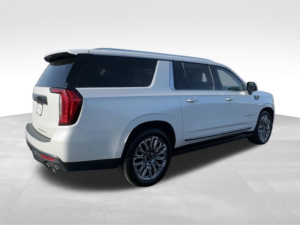 Used 2023 White GMC Denali Ultimate image 8