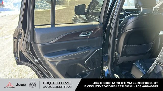 Used 2023 Black Jeep Altitude X image 21