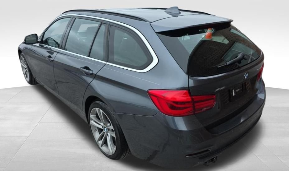 Used 2019 Gray BMW 330i xDrive image 7