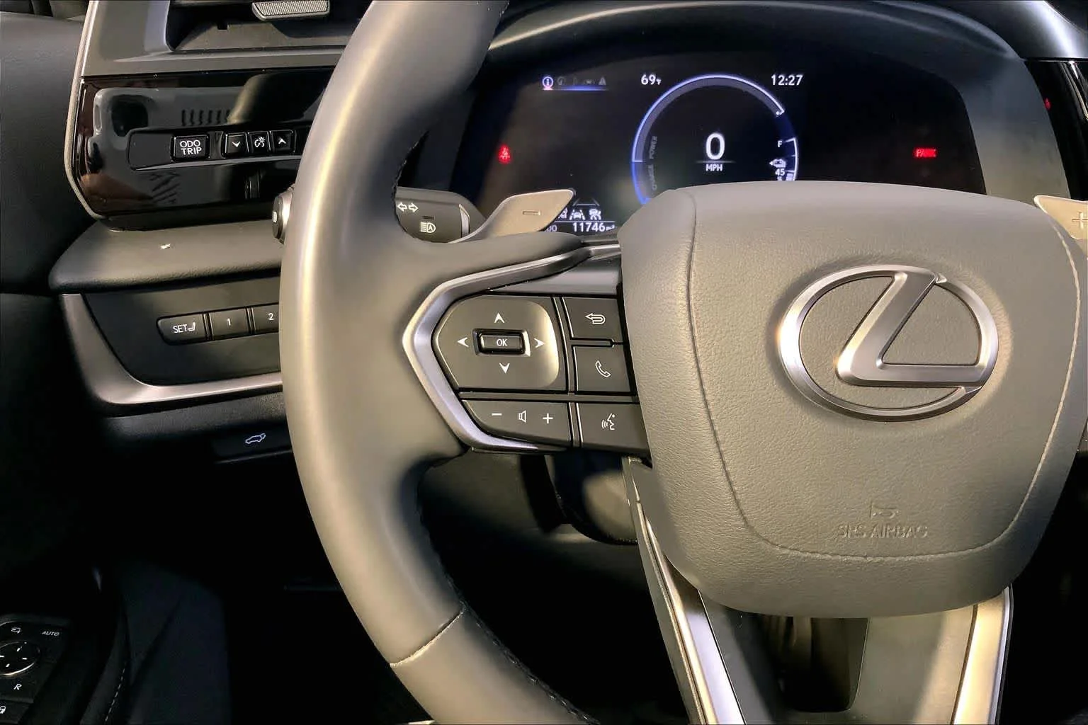 Used 2025 Eminent White Pearl Lexus Premium image 23