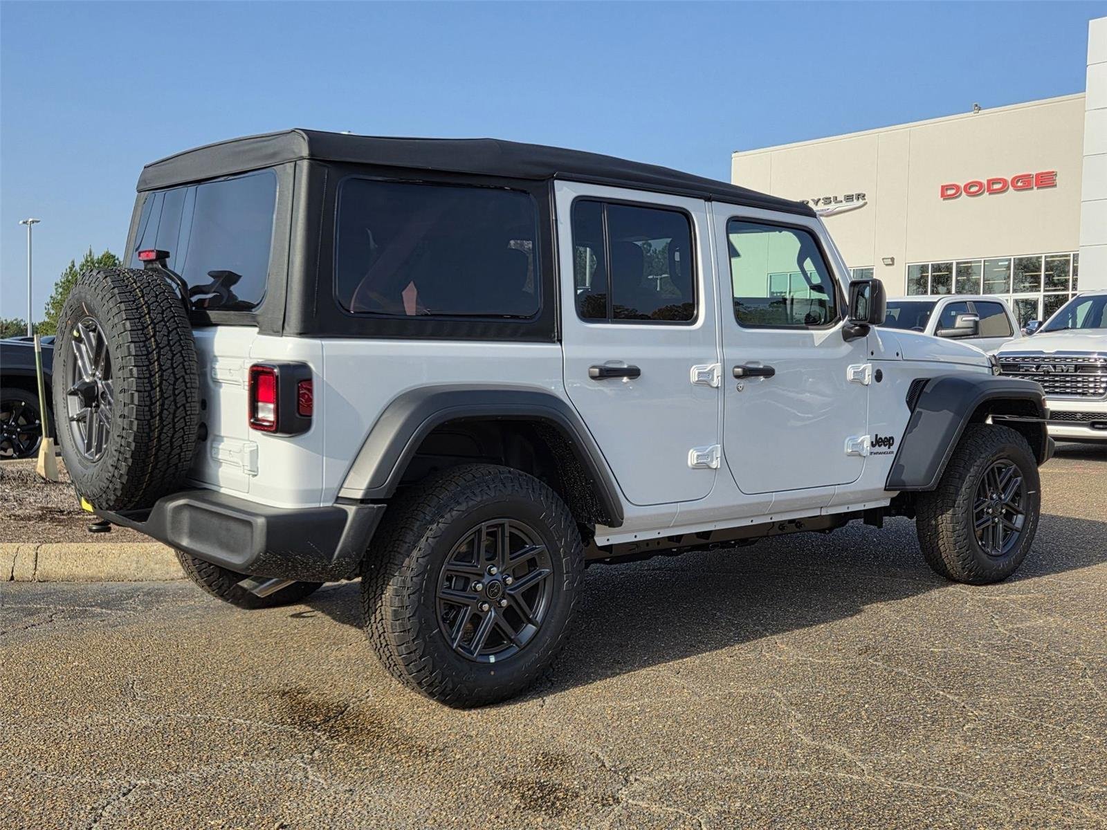 New 2026 Bright White Clear-Coat Exterior Paint Jeep Sport S image 4