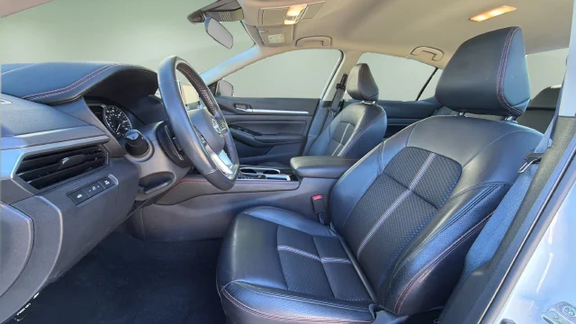 Used 2024 Pearl White Tricoat Nissan 2.5 SR image 10