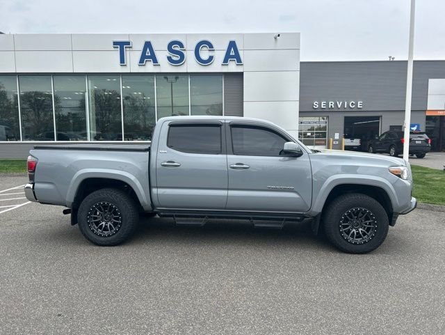 Used 2019 Gray Toyota SR5 image 9