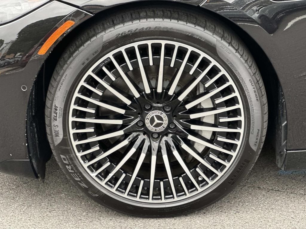 Certified Used 2023 Obsidian Black Metallic Mercedes-Benz 580 image 9