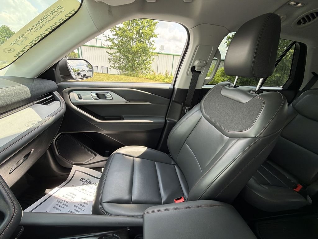 Used 2025 Gray Ford Active image 13