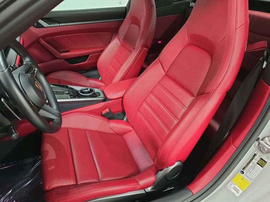Used 2021  Porsche Targa 4S image 5