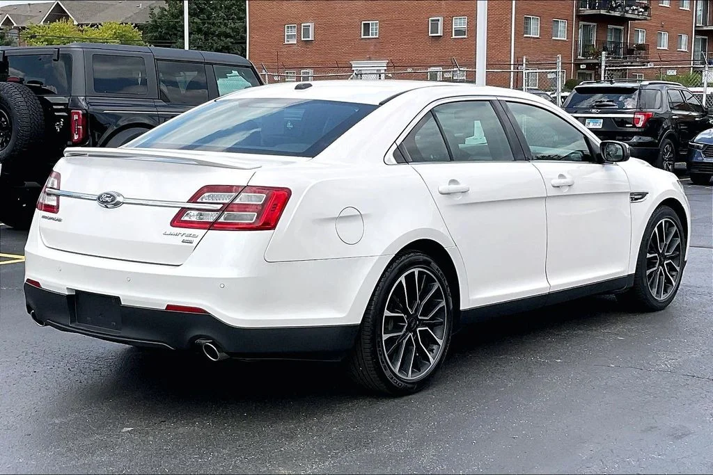 Used 2019 White Ford Limited image 12